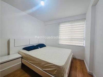 Apartamento de 3 alcobas en venta en Loma De Los Bernal, Medellín, 96 m² · foto 9 de 17