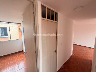 Apartamento de 3 alcobas en venta en Primero De Mayo, Cali, 55 m² · foto 8 de 19
