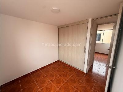 Apartamento de 3 alcobas en venta en Primero De Mayo, Cali, 55 m² · foto 10 de 19