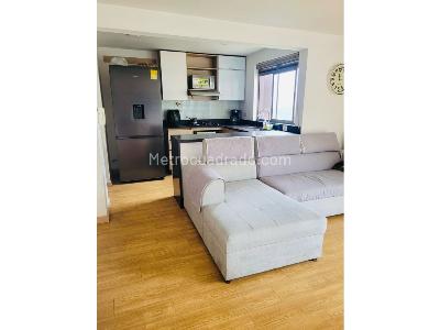 Apartamento de 3 alcobas en venta en Loma De Los Bernal, Medellín, 96 m² · foto 2 de 10