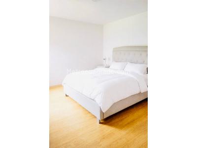Apartamento de 3 alcobas en venta en Loma De Los Bernal, Medellín, 96 m² · foto 6 de 10
