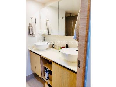 Apartamento de 3 alcobas en venta en Loma De Los Bernal, Medellín, 96 m² · foto 8 de 10