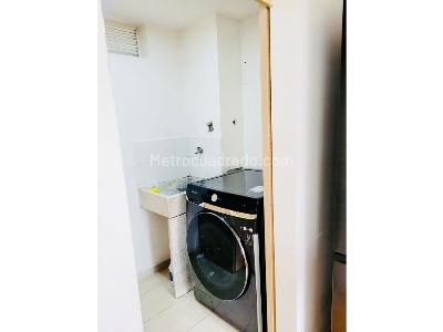 Apartamento de 3 alcobas en venta en Loma De Los Bernal, Medellín, 96 m² · foto 9 de 10