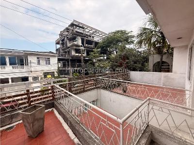 Casa de 5 alcobas en venta en Granada, Cali, 750 m² · foto 2 de 19