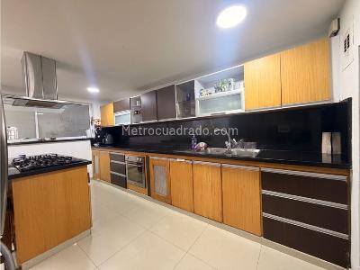 Casa de 4 alcobas en venta en Camino Real, Cali, 228 m² · foto 3 de 19