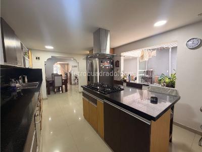 Casa de 4 alcobas en venta en Camino Real, Cali, 228 m² · foto 4 de 19