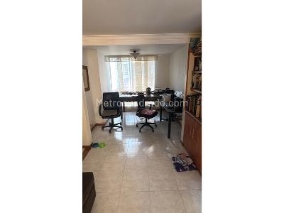 Apartamento de 4 alcobas en venta en Loma De Los Bernal, Medellín, 100 m² · foto 6 de 12