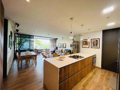 Apartamento de 1 alcoba en venta en El Poblado, Medellín, 87 m² · foto 2 de 15