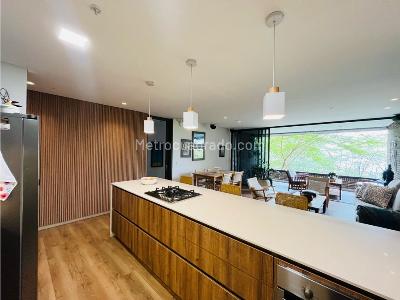 Apartamento de 1 alcoba en venta en El Poblado, Medellín, 87 m² · foto 3 de 15