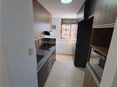 Apartamento de 3 alcobas en arriendo en Loma Del Indio, Medellín, 90 m² · foto 7 de 16