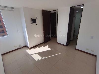 Apartamento de 3 alcobas en arriendo en Loma Del Indio, Medellín, 90 m² · foto 12 de 16