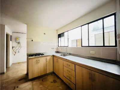 Apartamento de 4 alcobas en venta en Laureles, Medellín, 142 m² · foto 3 de 20