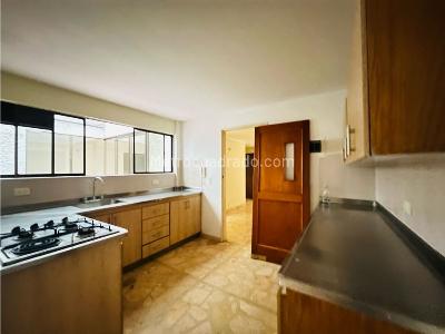 Apartamento de 4 alcobas en venta en Laureles, Medellín, 142 m² · foto 4 de 20