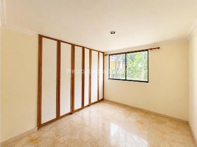 Apartamento de 4 alcobas en venta en Laureles, Medellín, 142 m² · foto 8 de 20