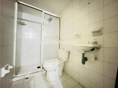 Apartamento de 4 alcobas en venta en Laureles, Medellín, 142 m² · foto 16 de 20