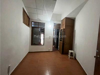 Apartamento en arriendo en Buenos Aires, Medellín · foto 14 de 15