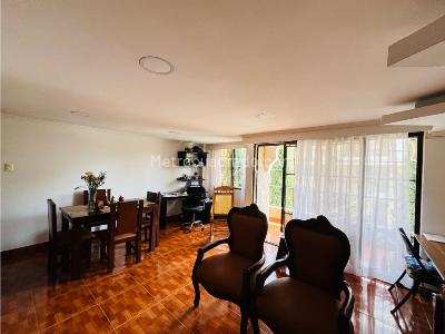 Apartamento de 4 alcobas en venta en Miravalle, Medellín, 130 m² · foto 2 de 14