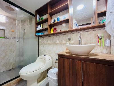 Apartamento de 4 alcobas en venta en Miravalle, Medellín, 130 m² · foto 11 de 14