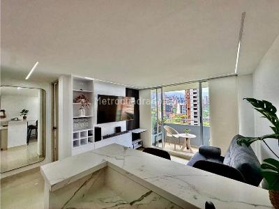 Apartaestudio en venta en El Poblado, Medellín, 47 m² · foto 2 de 14