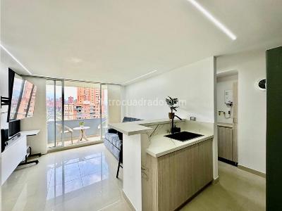 Apartaestudio en venta en El Poblado, Medellín, 47 m² · foto 3 de 14