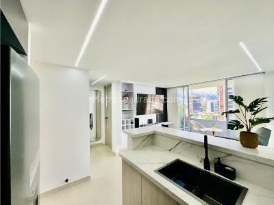 Apartaestudio en venta en El Poblado, Medellín, 47 m² · foto 5 de 14
