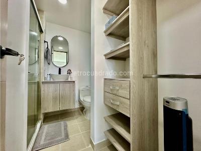 Apartaestudio en venta en El Poblado, Medellín, 47 m² · foto 6 de 14