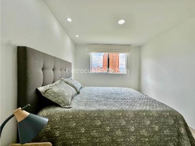 Apartaestudio en venta en El Poblado, Medellín, 47 m² · foto 8 de 14