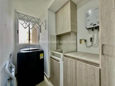 Apartaestudio en venta en El Poblado, Medellín, 47 m² · foto 9 de 14