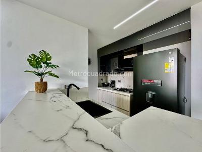Apartaestudio en venta en El Poblado, Medellín, 47 m² · foto 12 de 14