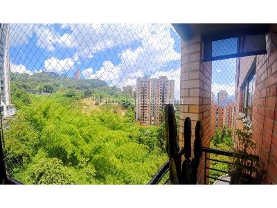 Apartamento en venta en El Poblado, Medellín · foto 2 de 16
