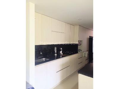 Apartamento en venta en El Poblado, Medellín · foto 8 de 16