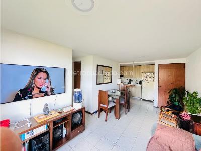 Apartamento en venta en Buenos Aires, Medellín · foto 2 de 16