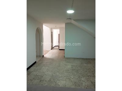 Casa de 5 alcobas en venta en Industrial, Cali, 356 m² · foto 2 de 12