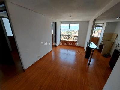 Apartamento de 3 alcobas en venta en Villahermosa, Medellín, 45 m² · foto 5 de 12