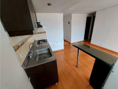 Apartamento de 3 alcobas en venta en Villahermosa, Medellín, 45 m² · foto 6 de 12