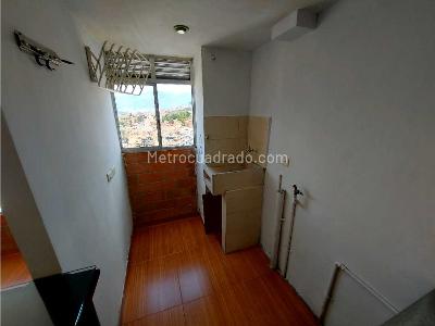 Apartamento de 3 alcobas en venta en Villahermosa, Medellín, 45 m² · foto 7 de 12