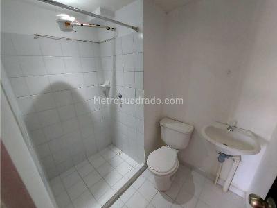 Apartamento de 3 alcobas en venta en Villahermosa, Medellín, 45 m² · foto 9 de 12
