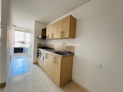 Apartamento de 3 alcobas en venta en Machado, Bello, 80 m² · foto 3 de 16