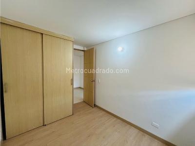 Apartamento de 3 alcobas en venta en Machado, Bello, 80 m² · foto 12 de 16