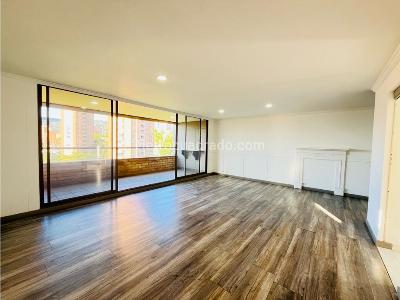 Apartamento en venta en El Poblado, Medellín · foto 2 de 20