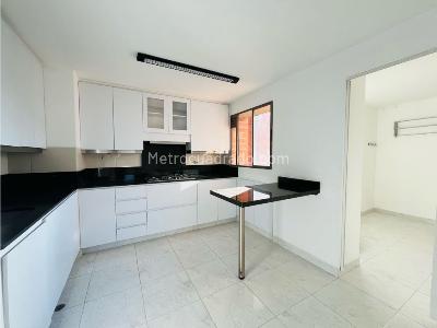 Apartamento en venta en El Poblado, Medellín · foto 8 de 20