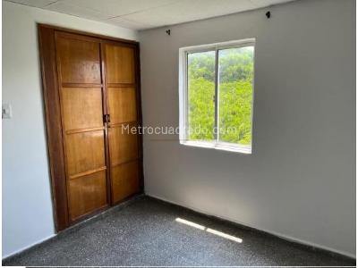 Apartamento de 3 alcobas en venta en Departamental, Cali, 69 m² · foto 4 de 10
