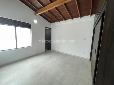 Apartamento de 3 alcobas en venta en Miravalle, Medellín, 105 m² · foto 3 de 15