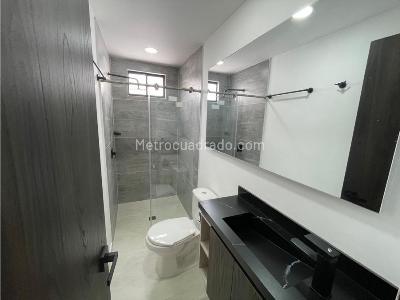 Apartamento de 3 alcobas en venta en Miravalle, Medellín, 105 m² · foto 4 de 15