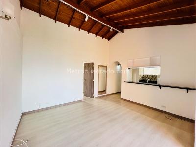 Apartamento de 2 alcobas en arriendo en Loma Del Indio, Medellín, 55 m² · foto 3 de 18