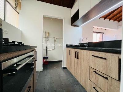 Apartamento de 2 alcobas en arriendo en Loma Del Indio, Medellín, 55 m² · foto 8 de 18