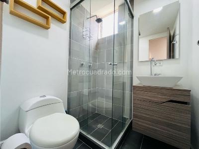 Apartamento de 2 alcobas en arriendo en Loma Del Indio, Medellín, 55 m² · foto 9 de 18