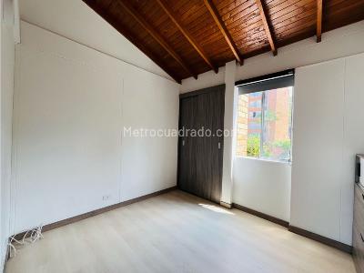 Apartamento de 2 alcobas en arriendo en Loma Del Indio, Medellín, 55 m² · foto 10 de 18