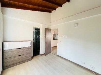 Apartamento de 2 alcobas en arriendo en Loma Del Indio, Medellín, 55 m² · foto 11 de 18