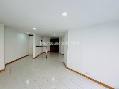 Apartamento de 1 alcoba en arriendo en Loma Del Indio, Medellín, 46 m² · foto 3 de 20